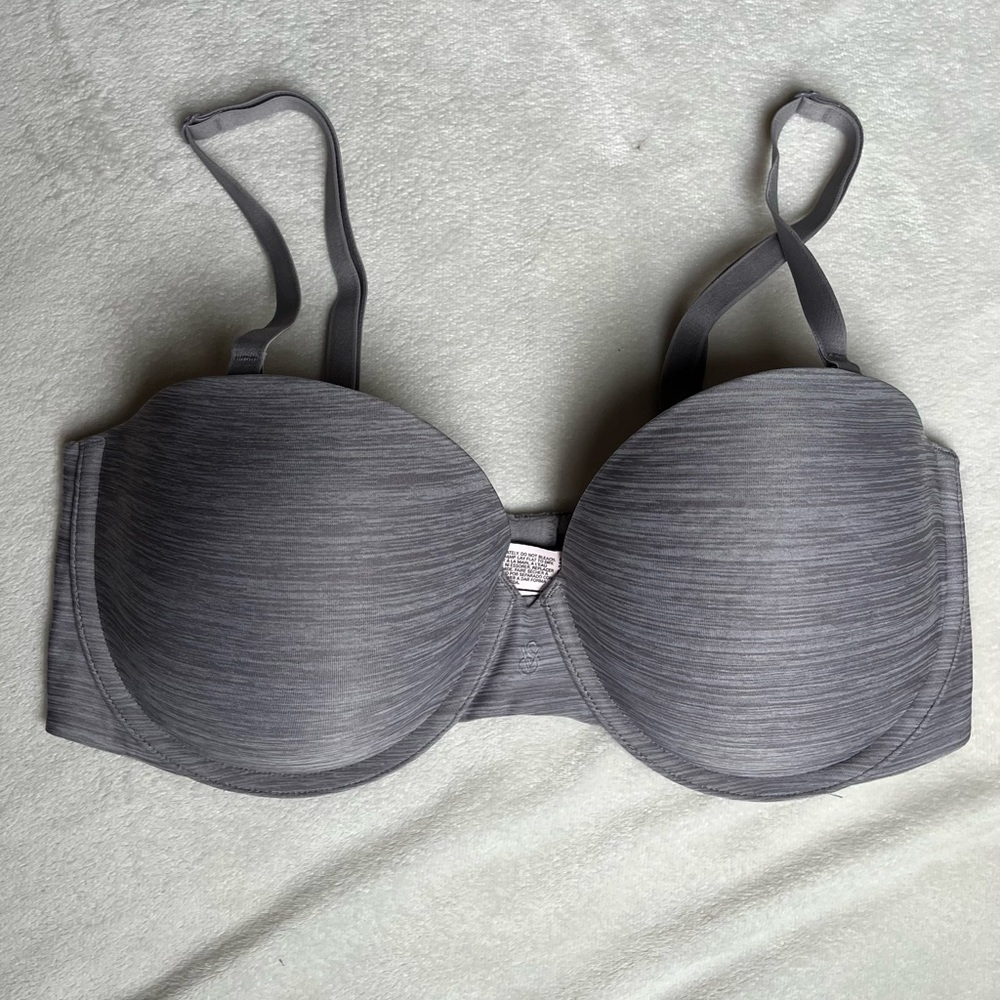Victoria’s Secret Multi-Way bra size 34DD. EUC! Multi color gray.